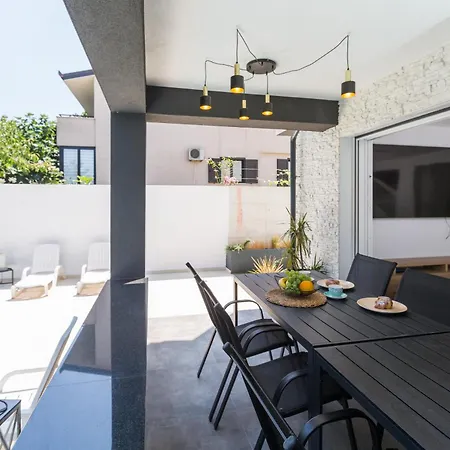 Masa Villa *